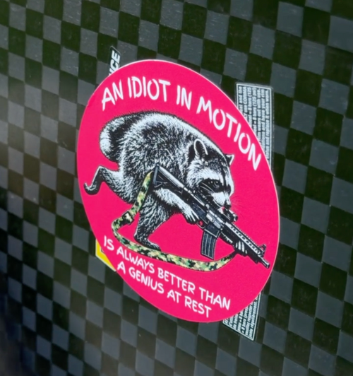 Valve stickers til platehjul - "An idiot in motion" (2 stk)
